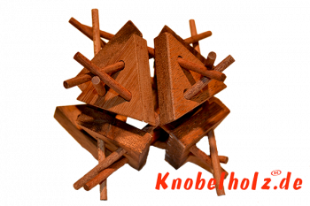 Crossing Triangle Puzzle aus Holz brain teaser als Holzkonstruktion in den Maßen 12,5 x 12,5 x 12,5 cm, monkey pod puzzle