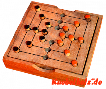 Mühle oder Strategie das Spiel für 2 Strategen aus Monkey Pod....wer hat zuerst eine Mühle aus 3 Steinen in 