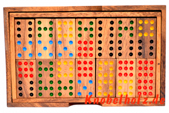 Domino spielen mit mehreren Personen das bis 9 Punkten viel Spass beim anlegen der Steine.