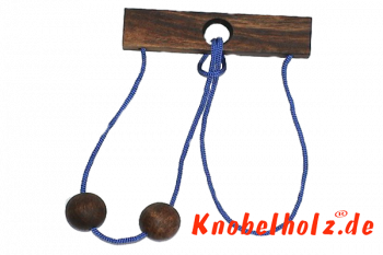 String Puzzle Romeo und Julia das Schnurpuzzle oder Stringpuzzle beide Kugeln sollen sich auf einer Seite treffen