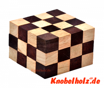 double loop snake cube large in einer Würfelanordnung 3x4x4 Würfel Schlangenwürfel in den Maßen 8,0 x 8,0 x 6,0 cm samanea holz monkey pod